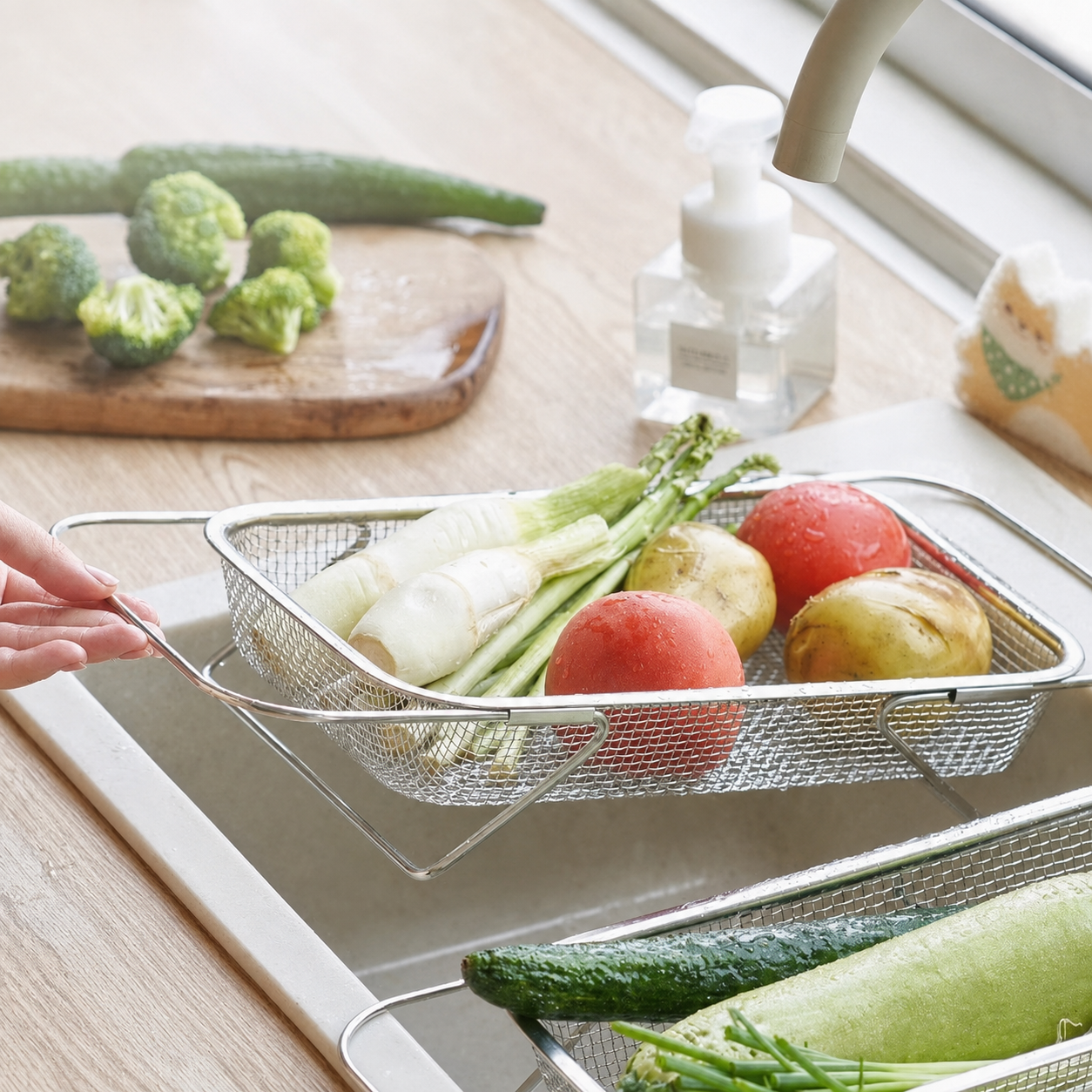 304 Stainless Steel Expandable Over-the-Sink Drain Basket